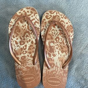 3 pairs of Havaianas size 2
ALL 3 for $10